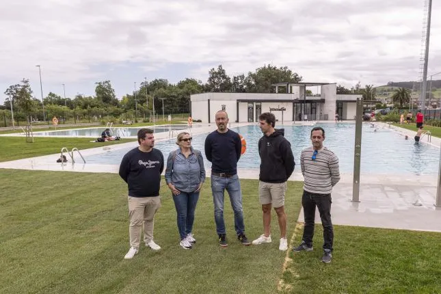  Torrelavega inaugura la temporada de piscinas con una instalación mejorada con nuevos servicios y dotaciones