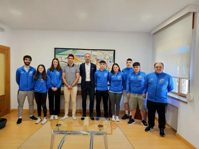  López Estrada felicita al Badminton Olimpia Torrelavega por su ascenso a Primera Bronce