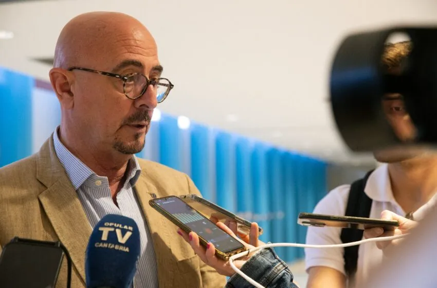 Noticias de Cantabria | El Cántabro | César Pascual aclara que el Gobierno trabaja para llegar a un pacto por la Enfermería y que las negociaciones con estos profesionales continúan