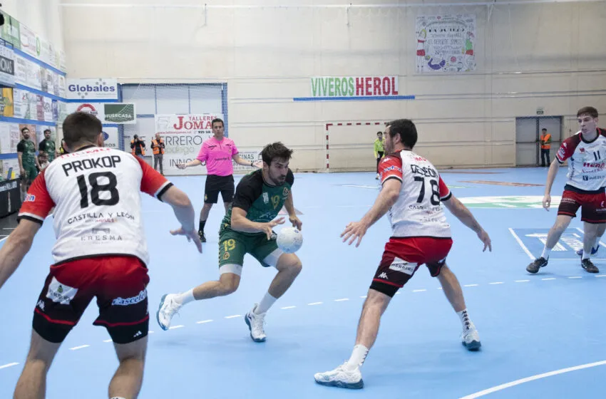  Juanjo Fernández refuerza el lateral izquierdo del Bathco BM Torrelavega