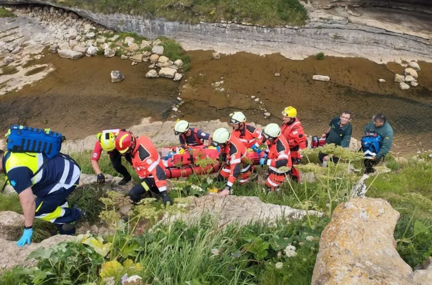  Rescate de varón en Alfoz de Lloredo