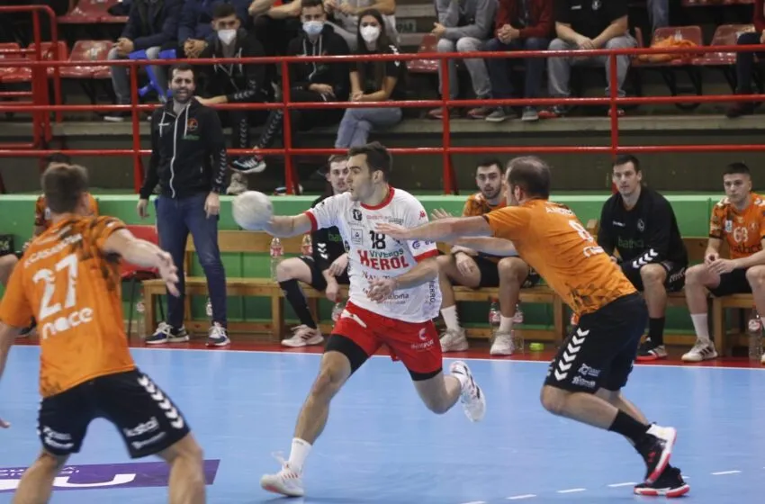 Noticias de Cantabria | El Cántabro | La dinamita de Jakub Prokop desembarca en Torrelavega