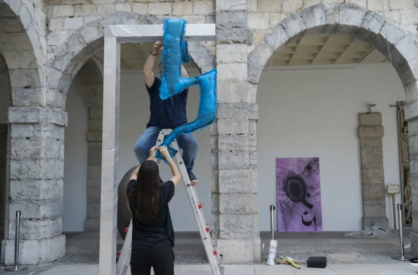  COMIENZA EN EL PARLAMENTO EL MONTAJE DE LA EXPOSICIÓN ‘AUDACES’ CON OBRAS DE JÓVENES ARTISTAS