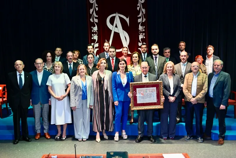  Urrutia agradece a la Fundación San Cándido «el cuidado y el cariño» que dedican a los mayores y a los necesitados