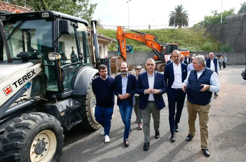  Roberto Media visita las obras del aparcamiento en altura en el Mercado Nacional de Ganandos de Torrelavega