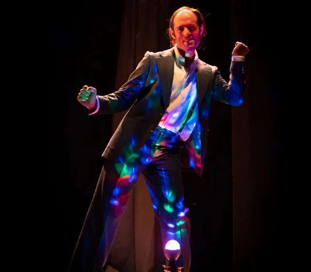  El Ayuntamiento programará 12 propuestas artísticas dentro de los circuitos regionales «Escena Cantabria» y «Cultura y Territorio»