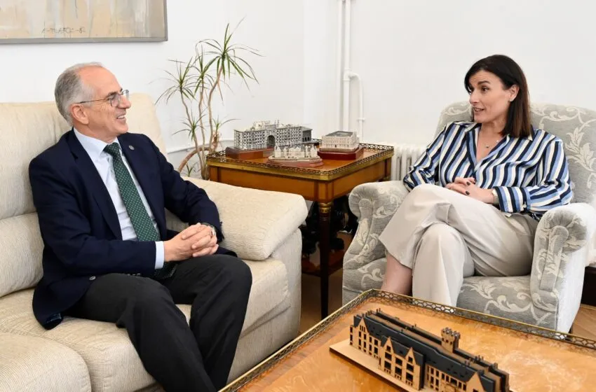  La alcaldesa recibe al nuevo presidente del Centro de Estudios Montañeses