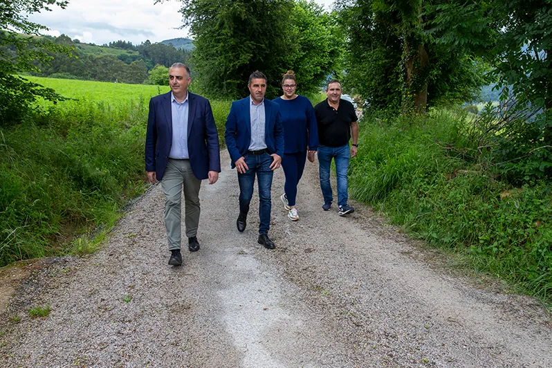  Fomento mejora los accesos de varias localidades de Santiurde de Toranzo