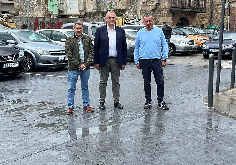  El Gobierno mejora varios viales en el entorno del Ayuntamiento de Cabezón de la Sal y anuncia la renovación del pavimento del colegio Ramón Laza