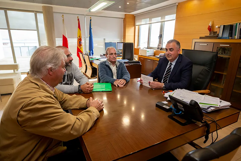  Roberto Media estudiará las propuestas de la Junta Vecinal de Cabárceno para mejorar sus infraestructuras