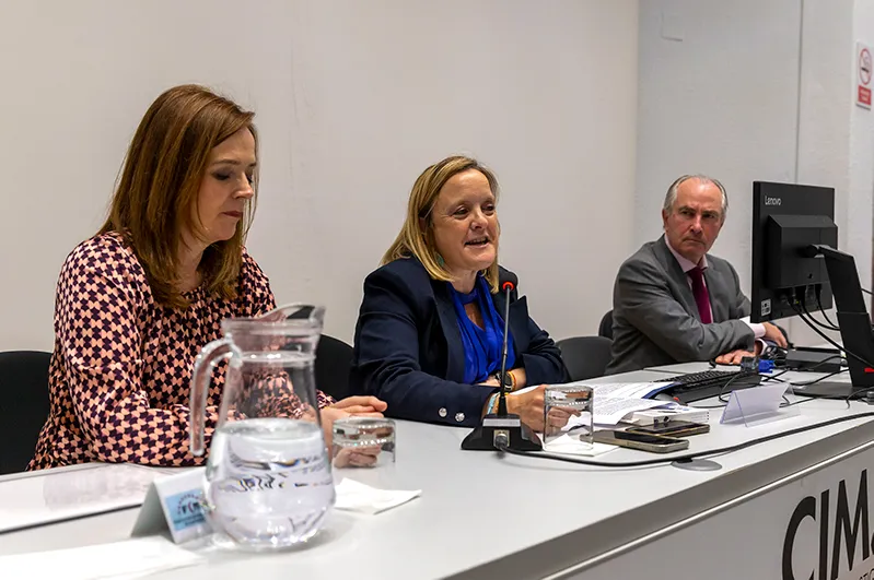  Isabel Urrutia solicita la «máxima colaboración» de todas las administraciones para «garantizar el éxito» de la futura ley de Simplificación Administrativa de Cantabria