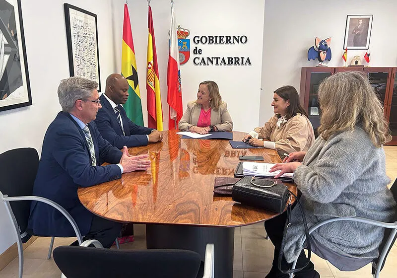  Cantabria y Ghana estudiarán posibles vías de colaboración económica, cultural y comercial