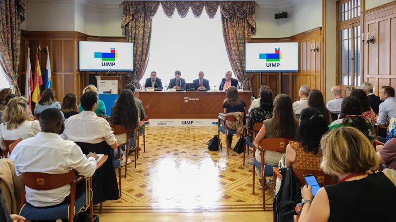  Pascual asegura que la futura Ley de Salud Digital de Cantabria será «liberal y pionera» a nivel estatal ya que facilitará el acceso a los datos