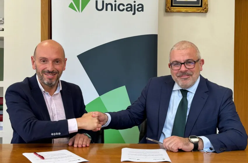  El Ayuntamiento de Laredo colabora con Unicaja en la celebración de la Batalla de Flores