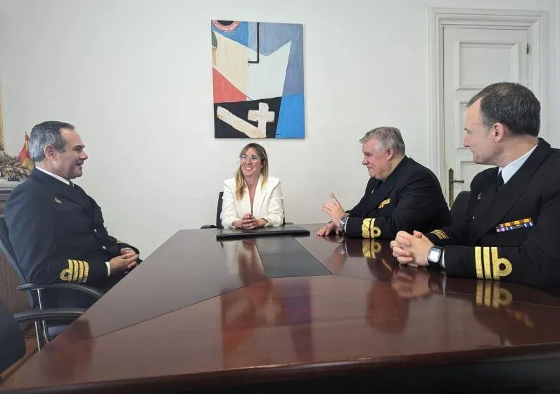 Noticias de Cantabria | El Cántabro | Gómez de Diego da la bienvenida a la fragata de la OTAN y destaca el “orgullo” de tener a un almirante cántabro al mando