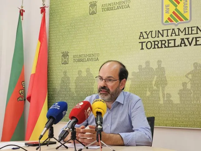  El Ayuntamiento retoma el proyecto de cubierta del patio de recreo del colegio Menéndez Pelayo