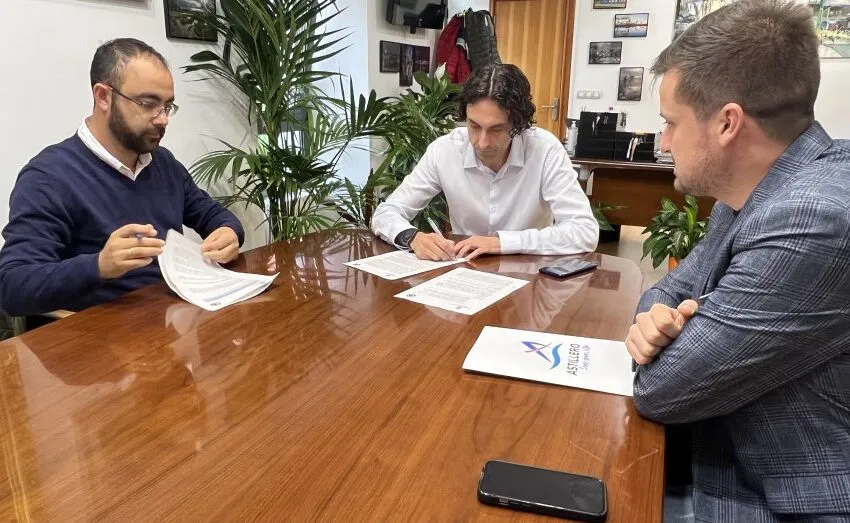 AYUNTAMIENTO Y UNIÓN CLUB SELLAN UN ACUERDO PARA EL USO Y CUSTODIA DE LOS CAMPOS DE SPORT DE ASTILLERO