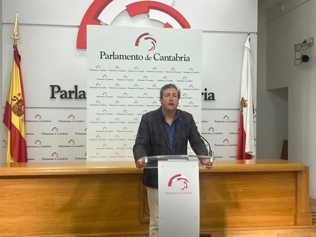 Noticias de Cantabria | El Cántabro | Iñigo Fernández: "cada vez que el Ministerio de Transportes hace un anuncio para Cantabria cunde la preocupación"