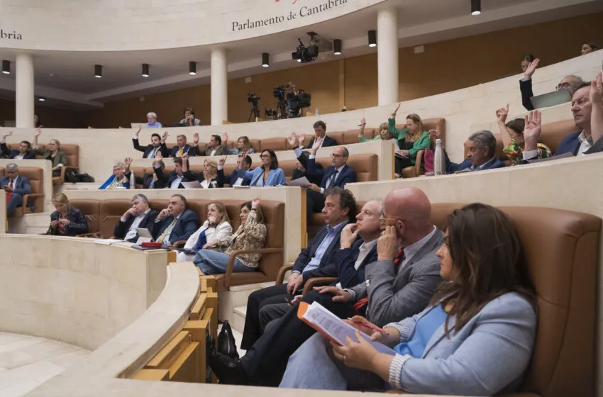  EL PARLAMENTO APRUEBA POR UNANIMIDAD EL 30% DE LAS INICIATIVAS PRESENTADAS