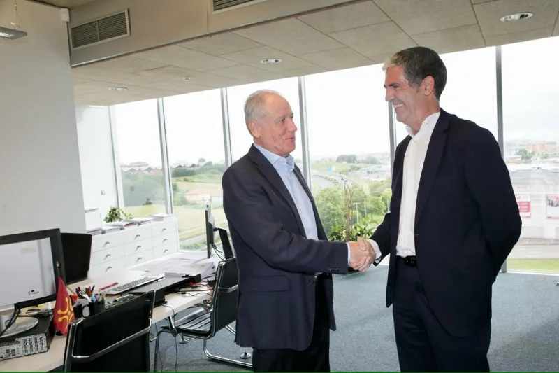 Noticias de Cantabria | El Cántabro | Gobierno y Cámara Torrelavega firman un convenio para apoyar el comercio del Besaya con un presupuesto de 140.000 euros