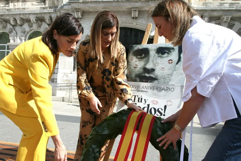 Noticias de Cantabria | El Cántabro | Buruaga participa en el homenaje a Miguel Ángel Blanco con motivo del 27º aniversario de su asesinato