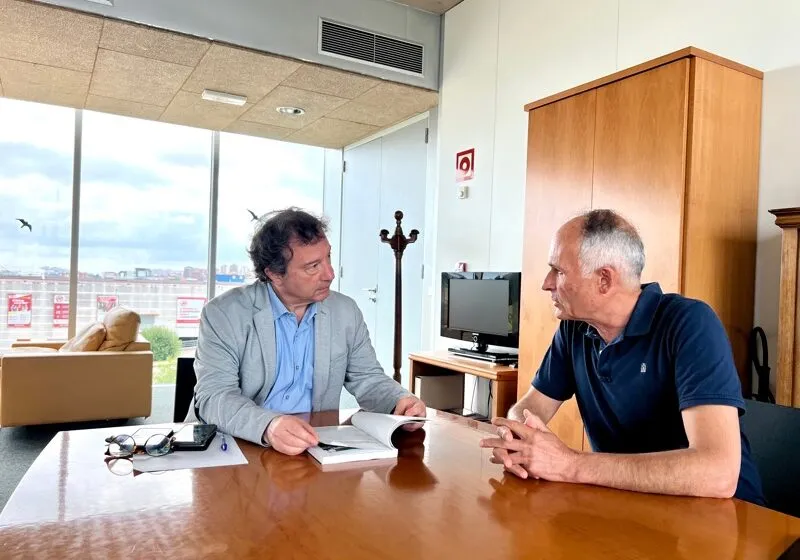  Palencia estudia con el alcalde de Santiurde de Reinosa la mejora de las infraestructuras agrarias del municipio