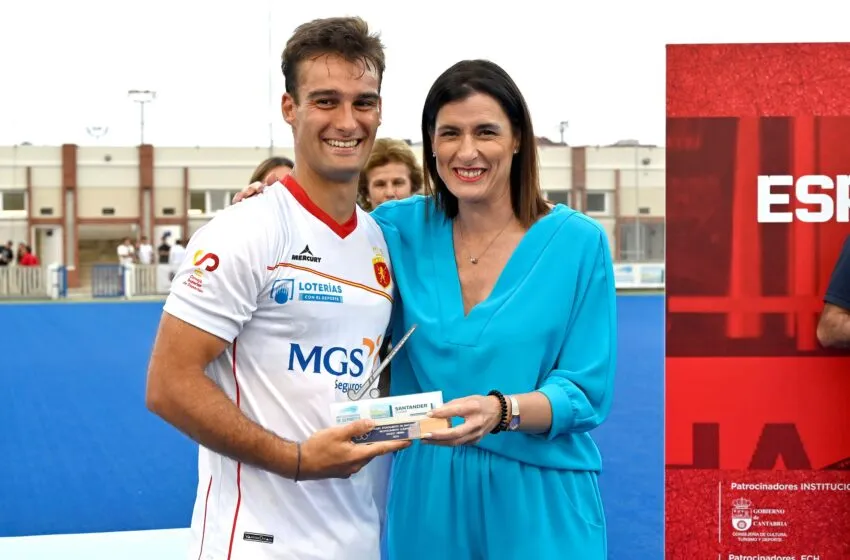  Santander rinde homenaje a los 11 olímpicos cántabros de hockey