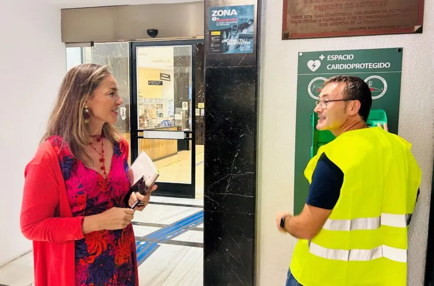  Santander inicia la instalación de los 32 nuevos desfibriladores en diferentes sedes municipales y espacios de la ciudad
