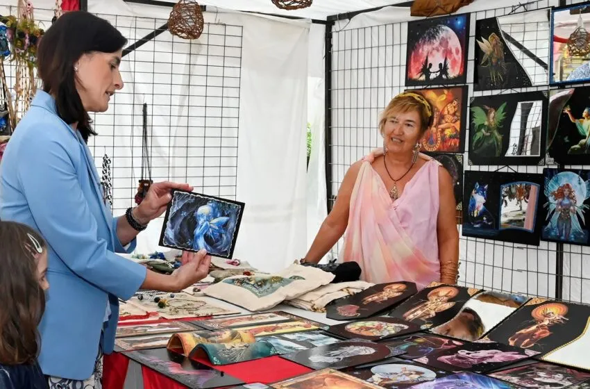  La Alameda de Oviedo acoge el Mercadillo de Artesanas de la Semana Grande