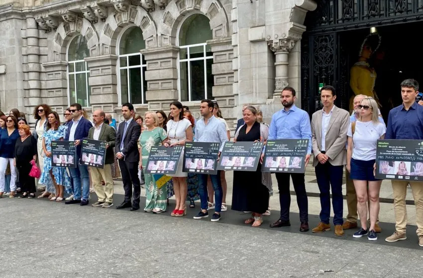  Santander recuerda a las once mujeres y dos menores asesinados en el último mes