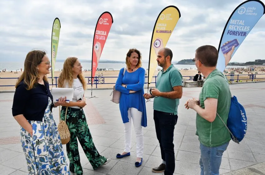  El Ayuntamiento impulsa la campaña “Tu Lata al Amarillo” para fomentar el reciclaje en las playas