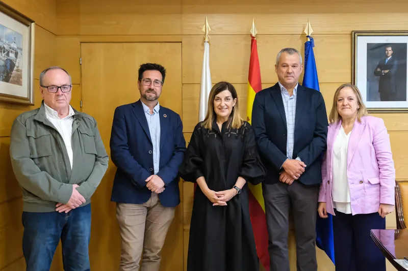  Buruaga garantiza a la Federación de Municipios que no se va a cerrar ningún consultorio médico en Cantabria