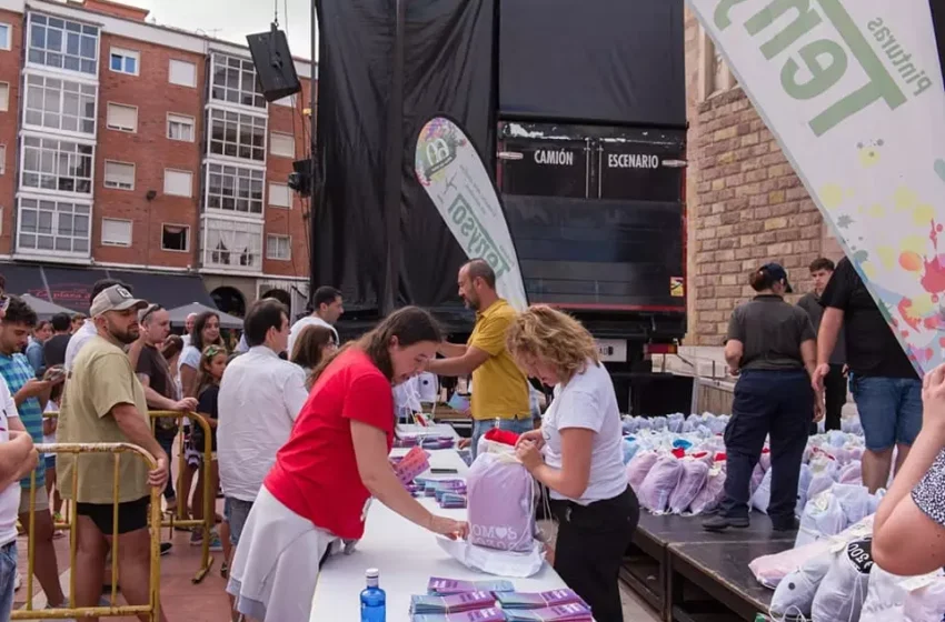 Noticias de Cantabria | El Cántabro | Este viernes 2 de agosto se entregan las camisetas a las Peñas Somos39300