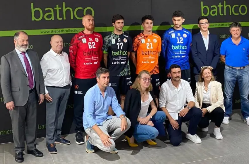 Noticias de Cantabria | El Cántabro | Eva Guillermina Fernández reitera el apoyo del Gobierno al Bathco BM Torrelavega en su temporada "más ilusionante"