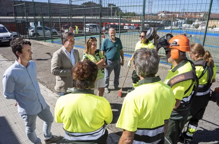  El Ayuntamiento de Camargo ultima la limpieza y saneamiento del carril bici que bordea el aeropuerto
