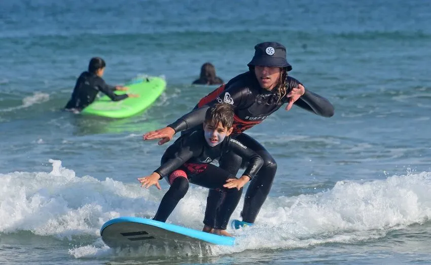  ASTILLERO ORGANIZA UN CAMPAMENTO DE SURF PARA LA SEMANA DE CONCILIACIÓN DE SEPTIEMBRE PREVIA AL INICIO DEL CURSO ESCOLAR