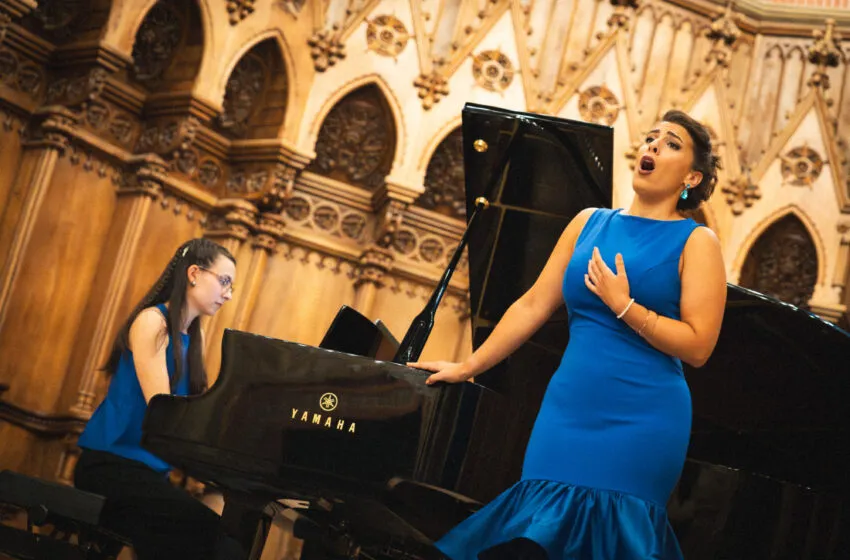 Sofía Gutiérrez-Tobar y María Argüeso Vega, un Concierto Lírico inolvidable en Comillas