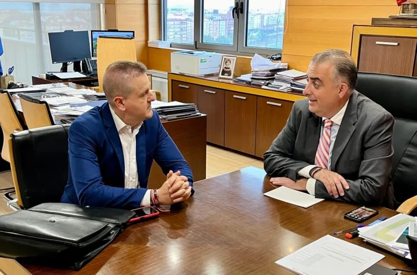 Noticias de Cantabria | El Cántabro | Fomento acometerá la construcción de la cubierta del centro sociocultural de la localidad de Mata en San Felices de Buelna