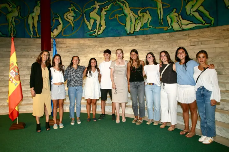 Noticias de Cantabria | El Cántabro | Eva Guillermina Fernández felicita el éxito deportivo de los jóvenes internacionales cántabros de hockey hierba