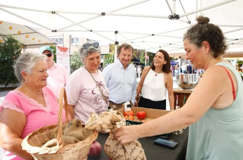  Pablo Palencia inaugura el Festival del Tomate de Santa Cruz de Bezana