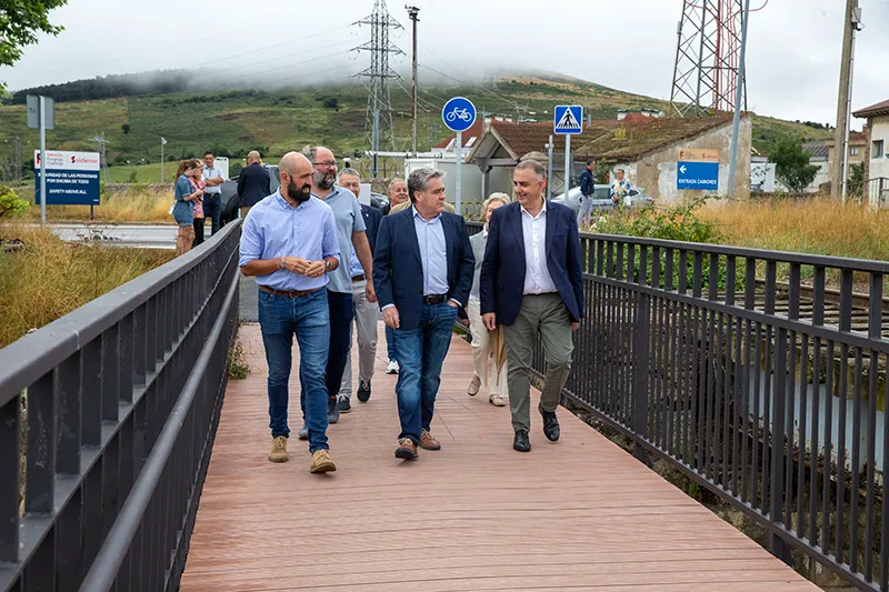 Noticias de Cantabria | El Cántabro | Media inaugura el carril bici de Reinosa que conecta su núcleo urbano con el polígono industrial y los principales centros de actividad económica