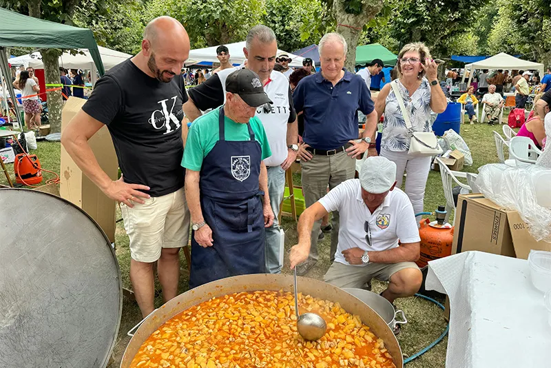 Noticias de Cantabria | El Cántabro | El Gobierno de Cantabria comparte con los laredanos su tradicional concurso de marmita