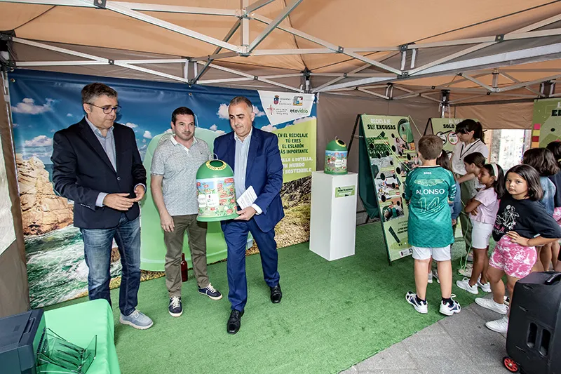 Noticias de Cantabria | El Cántabro | El Gobierno, MARE y Ecovidrio inician la campaña 'Feria del Reciclaje' que recorrerá 51 localidades de Cantabria