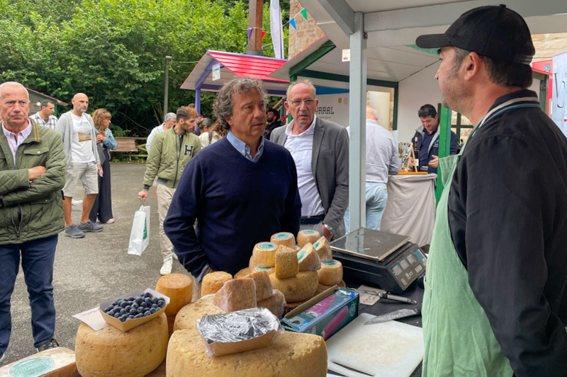 Noticias de Cantabria | El Cántabro | Palencia destaca el alto nivel de los quesos de Cantabria y las posibilidades "reales" de crecimiento del sector