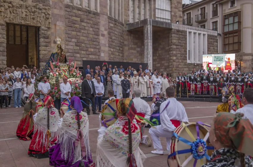 Noticias de Cantabria | El Cántabro | La Virgen Grande recorre en procesión las calles de Torrelavega