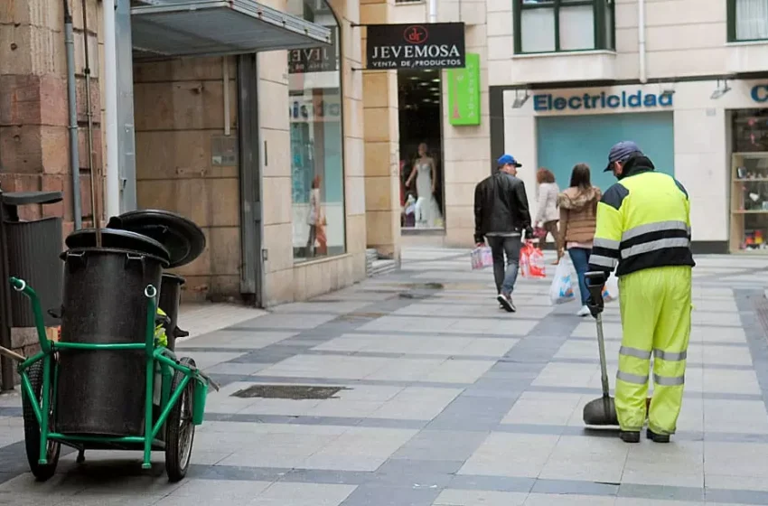 Noticias de Cantabria | El Cántabro | El Ayuntamiento incorpora al Servicio de Limpieza Viaria un equipo de trabajo en horario de tarde