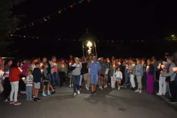 Noticias de Cantabria | El Cántabro | Una Procesión de la luz multitudinaria acompaña, por segundo año consecutivo, a la Virgen de Valencia desde el Santuario hasta la Iglesia de San Vicente