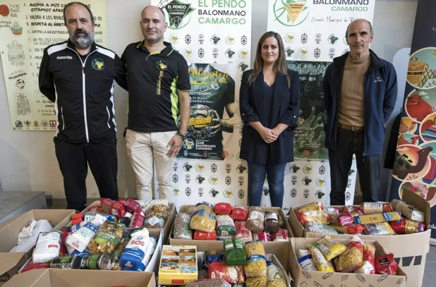 Noticias de Cantabria | El Cántabro | El XI Maratón Solidario de Balonmano recaba una tonelada de comestibles y productos de higiene a favor de Cáritas
