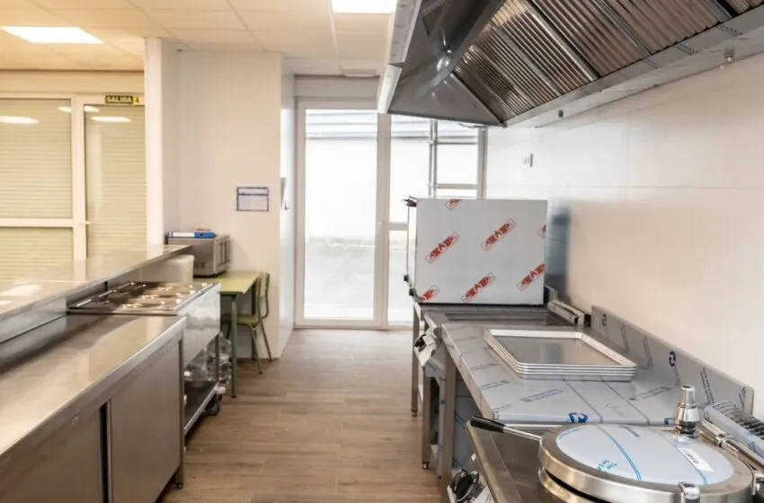  Finaliza la Renovación de la Cocina del CEIP Palacio con Equipos Modernos y Espacio Rediseñado