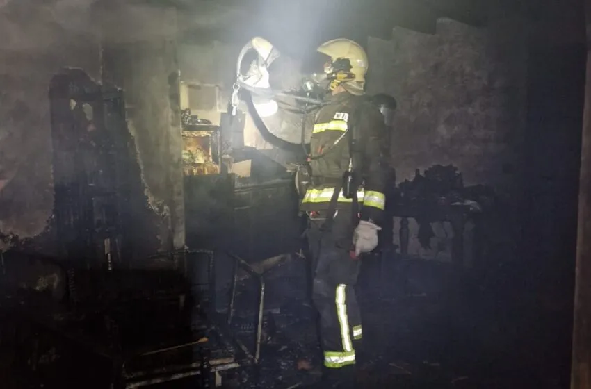Un incendio calcina de madrugada una vivienda de Potes